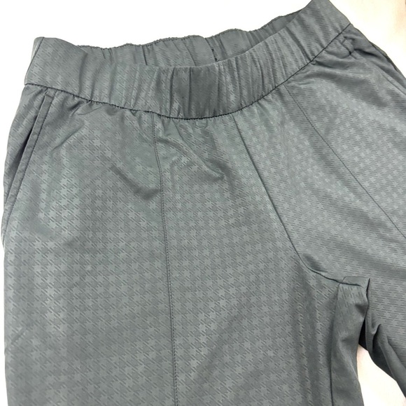Nike DRI-FIT Gray/Black Victor Elastic Drawstring Golf Joggers - Picture 4 of 16
